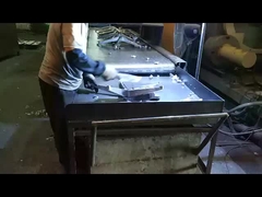 エルゴノミックな回転式金属の回転椅子ベース 黒いアルミのオフィスベース